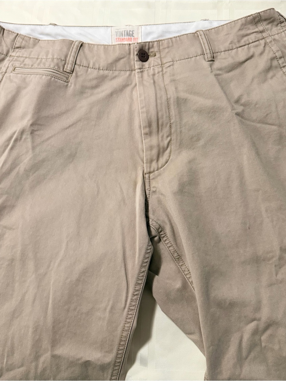 GAP Men's Straight Chinos in Light Tan
